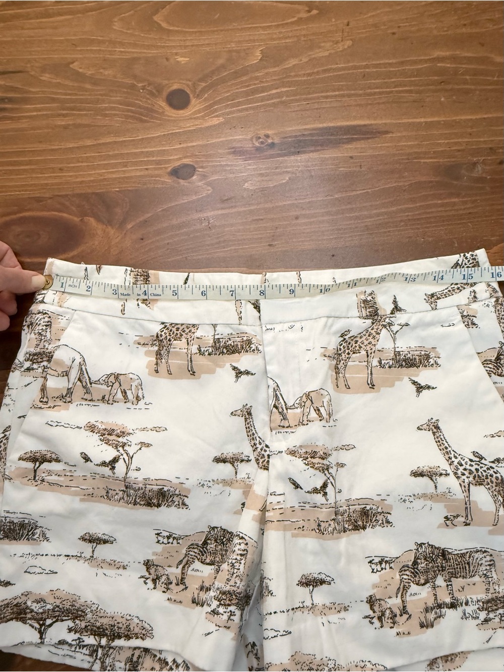 Banana Republic white and tan Size 4 Safari Animal Print Cotton Shorts - Picture 7 of 10